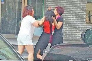 不雅暴露,道德沦丧还是社会乱象？